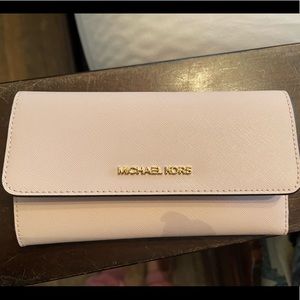 Michael Kors jet set travel trifold wallet